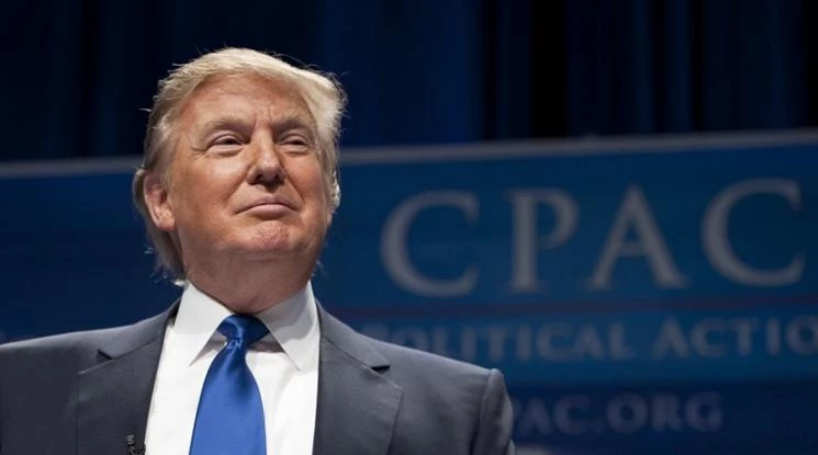 «Τραβάει το σχοινί» ο Τραμπ με νέους δασμούς 100 δισ. σε βάρος της Κίνας